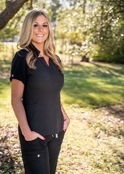 Dental assistant Tyana